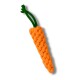 Orangefarbener, gestrickter, karottenförmiger Hundespielzeug mit grünem Oberteil, entworfen für verspielte Haustiere.