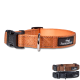 Oranges gewebtes Hundehalsband mit schwarzer Kunststoffschnalle und Metallring, beschriftet mit "Freudentier" und einem laufenden Hund-Logo.