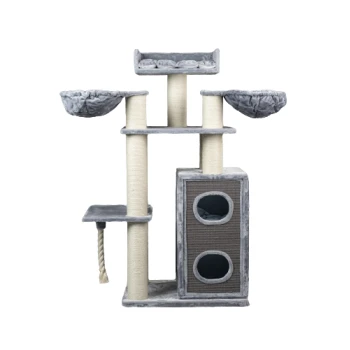 Ein mehrstöckiger Kratzbaum für Katzen mit zwei gemütlichen Sitzplätzen, einem Kratzbaum, einem würfelförmigen Versteck und einem hängenden Seilspielzeug, alles in Grautönen.