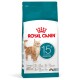 Royal Canin 15+ senior cat food bag with an orange tabby cat, healthy age 7+ advanced complex, key benefits icons.