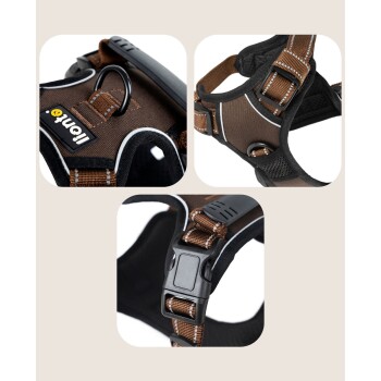 Braunes Hundegeschirr mit verstellbaren Riemen, gepolstertem Design und einem Metall-D-Ring zur Leinenbefestigung, mit einem Logo.