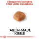 Image d'un morceau de croquette avec le texte "CROQUETTES CONÇUES POUR VOTRE CHIHUAHUA" et "CROQUETTES SUR MESURE" en dessous.