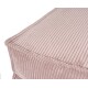 Weiches rosa Haustierbett mit gerippter Textur und dekorativem Rand, schräger Blick, der den plüschigen Stoff zeigt.