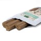 Natürliche Katzenleckerlis in einem wiederverschließbaren Beutel, bestehend aus vier braunen Sticks mit der Aufschrift "Zaatar & Catnip Sticks" und einer Haustierillustration.