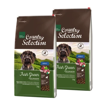 Zwei Säcke Hundefutter mit der Aufschrift 'Country Selection Irish Green', mit einem Hund auf der Vorderseite, mit Details zu Zutaten und Nährwert.