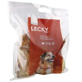 Transparenter Plastikbeutel mit 'LECKY' Hundeleckerlis mit einem lächelnden Hund, beschriftet mit 'Öhrli light vom Rind' und 'Orecchie leggere di manzo.'