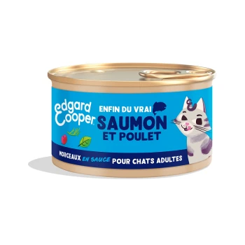 Boîte de nourriture pour chat Edgard Cooper avec du saumon et du poulet, avec une étiquette colorée et une illustration de chat ludique.
