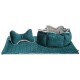 Teal Haustierbett-Set mit einem runden gepolsterten Bett, einem passenden knochenförmigen Kissen und einer strukturierten Decke.