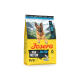 Josera High Protein Sea Fish Hundefutter für erwachsene Hunde mit Deutschem Schäferhund und Bergkulisse, getreidefreie Formel.