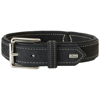 Schwarzes Hundehalsband mit silberner Schnalle und weißen Nähten, mit einem kleinen 'HUNTER' Logoanhänger.