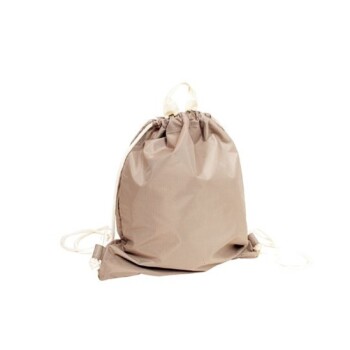 Hellbraune Kordelzugtasche mit einem zusammengezogenen oberen Teil und weißen Riemen, geeignet zum Tragen von Haustierbedarf.