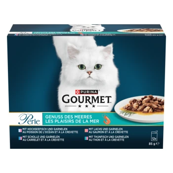 Purina Gourmet Katzenfutterbox mit einer weißen Katze, mit Text, der Meeresfrüchtegeschmäcker und Zutaten in mehreren Sprachen beschreibt.