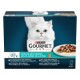 Purina Gourmet Katzenfutterbox mit einer weißen Katze, mit Text, der Meeresfrüchtegeschmäcker und Zutaten in mehreren Sprachen beschreibt.