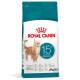 Worek karmy dla kotów ROYAL CANIN z wizerunkiem rudego pręgowanego kota i wyraźną etykietą 15+ dla kotów seniorów.