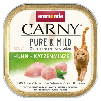 Animonda Carny huisdiervoerblik gelabeld "Pure & Mild," met een kat en rauwe kip, met "Huhn + Katzenminze" en "100% frische Zutaten."