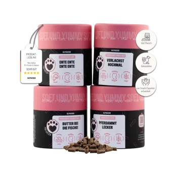 Vier bunte Behälter für Haustierleckerlis mit den Aufschriften "Enten," "Verlachst Nochmal," "Butter bei die Fische," und "Pferdammt Lecker," mit Pfotenabdruck-Logos.