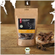 Brauner Papierbeutel mit LIEBESGUT Bio-Hähnchenhals-Hundesnacks, Hähnchen-Skizze, BIO-Siegel und Text 'Snack für Hunde'