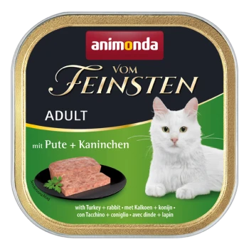 Weiße Katze neben einer Dose Animonda Vom Feinsten Adult Katzenfutter, mit Truthahn und Kaninchen, mit Text in mehreren Sprachen.