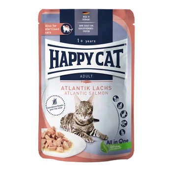 Verpackung für Happy Cat Adult Katzenfutter mit Atlantik-Lachs-Geschmack, mit einem Foto einer getigerten Katze und einem Teller mit Nassfutter.