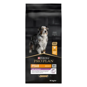 Adult 7+ Medium & Large Age Defence Huhn 14 kg Beutel mit Purina Pro Plan Hundefutter für mittelgroße/große Hunde 7+, mit "Hohem Protein" und "Keine Farbstoffe" Etiketten und Hundebild.