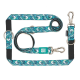 Verstellbares Leinen-Set in Türkis und Blau mit Wellenmuster, Metallclips, D-Ringen und Anhängern mit den Aufschriften 'Mox Molly' und 'Urban Pets'