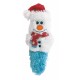 Ein plüschiger Schneemann-Spielzeug, der einen roten Weihnachtsmannhut und einen roten Schal mit Schneeflocken trägt, mit einem blauen flauschigen Boden und einem lächelnden Gesicht.