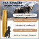 Yak-Käse-Stick vor Bergen und einem Yak, mit Text über seine traditionellen, natürlichen und nahrhaften Eigenschaften aus Nepal.