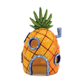 Ein farbenfrohes, ananasförmiges Haustierhaus mit einem grünen Blätterdach, mit runden Fenstern und einer blauen Tür, ideal für kleine Haustiere.