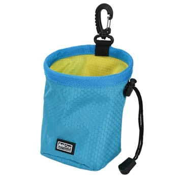Blaue, hexagonal gemusterte Leckerli-Tasche für Haustiere mit gelbem Innenraum, mit einem Clip und einem Kordelzugverschluss, beschriftet mit "AniOne."