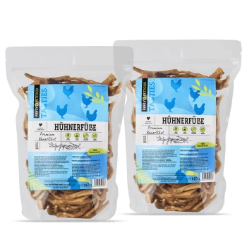 Hühnerfüße 2 kg Zwei transparente Tüten mit Hühnerfüßen-Hundeleckerlis, beschriftet mit 'HÜHNERFÜße' im blauen und grünen Design, jede enthält 100g.