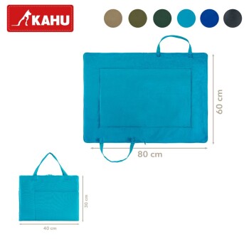 Blaue KAHU Haustiermatte mit Griffen, 80x60 cm aufgeklappt und 40x30 cm gefaltet, gezeigt mit sechs Farboptionen.