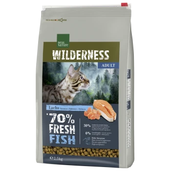 Cat food bag labeled "Wilderness Adult" featuring a tabby cat, with text highlighting "70% Fresh Fish" and "Lachs Saumon Salmon."