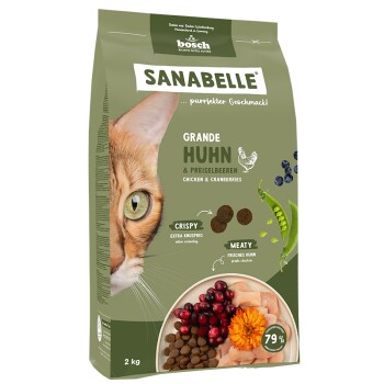 Katzenfutterbeutel mit "Sanabelle Grande Huhn & Preiselbeeren" mit Huhn und Preiselbeeren, der knusprige und fleischige Texturen hervorhebt, 2 kg.