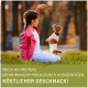 Ein Kind in einer pinken Jacke sitzt auf Gras und hält ein Leckerli für einen springenden Hund. Text: "Reich an Protein, ernährungsphysiologisch ausgewogen!"