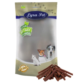Lyra Pet Hundeleckerlis Verpackung: beige Tasche mit Hund- und Katzenbildern, beschriftet mit "Lyra Nature Power" und "100% natürlich," mit Leckerlis davor.