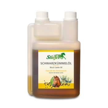 Flasche Stiefel Schwarzkümmelöl für Pferde, mit einem Pferdebild, Text in Deutsch und Englisch über seine natürlichen Inhaltsstoffe und Immununterstützung.