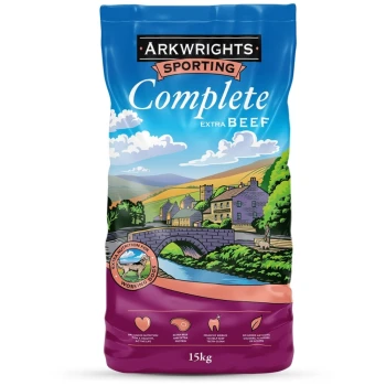 15 kg Sack Arkwrights Sporting Complete Extra Beef Hundefutter mit einer ländlichen Illustration und Symbolen für Ernährung und Qualität.