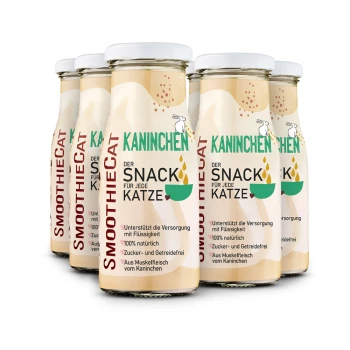 SmoothieCat Kaninchen Katzensnackflaschen, beschriftet mit "Der Snack für jede Katze," mit 100% natürlichen, zuckerfreien und hydratisierenden Zutaten.