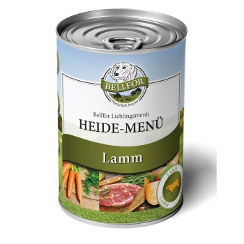 Dosen-Haustierfutter mit der Aufschrift "Bellfor Heide-Menü Lamm", mit einer malerischen Kulisse, Bildern von Lamm, Karotten und Kräutern.