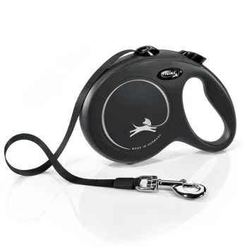 Schwarze, ausziehbare Hundeleine mit einem eleganten Design, mit einer silbernen Hundesilhouette und dem Text "MADE IN GERMANY."