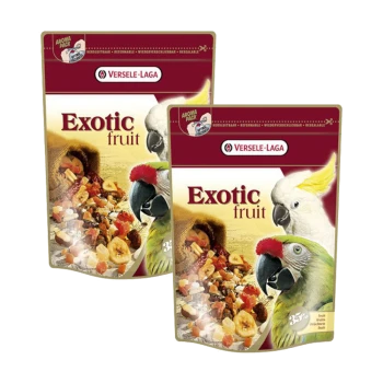 Deux sacs de nourriture pour oiseaux Versele-Laga Exotic Fruit, avec des fruits et des noix colorés, illustrés par des images d'un cacatoès et d'un perroquet.