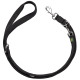 Schwarze Hundeleine mit gepolstertem Griff und Metallclip, mit einem grünen Etikett mit dem Markenlogo.