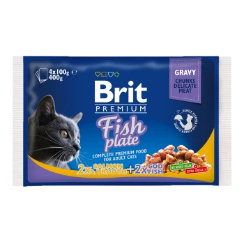 Brit Premium Fish Plate Katzenfutterverpackung mit einer grauen Katze, mit Text, der angibt, dass es Lachs, Forelle und Kabeljau in Soße enthält.