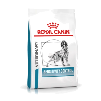 Royal Canin Veterinary Sensitivity Control hondenvoerzak met een zwart-witte hondenillustratie en een rood kroonlogo.