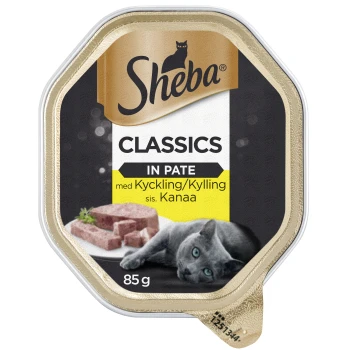 Sheba Classics Katzenfutter in Pastete, mit einer grauen Katze neben einer Portion Pastete, beschriftet mit 'med Kyckling/Kylling', 85 g.