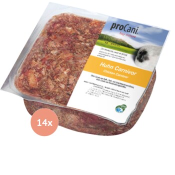 Verpacktes rohes Haustierfutter mit der Aufschrift 'proCani Huhn Carnivor', das Huhn enthält, mit einem Mengenindikator von '14x' in der Ecke.