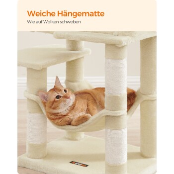 Eine entspannte orangefarbene Katze, die in einer weichen, cremefarbenen Hängematte auf einem Katzenbaum liegt, mit dem Text "Weiche Hängematte" und "Wie auf Wolken schweben" darüber.