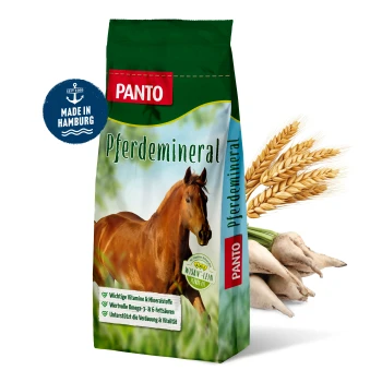 PANTO Pferdefutterbeutel mit einem braunen Pferd, mit Text, der Vitamine, Mineralien und Omega-3 & 6 Fettsäuren hervorhebt.
