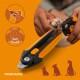 Fiskars orange-schwarze Krallenschere für Tiere; Hände trimmen eine Hundepfote, Pflegesymbole und FISKARS-Logo sichtbar.