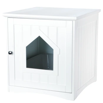 Witte houten huis voor huisdieren met een driehoekige ingang, met een gladde bovenkant en een strak ontwerp, geschikt voor binnengebruik.